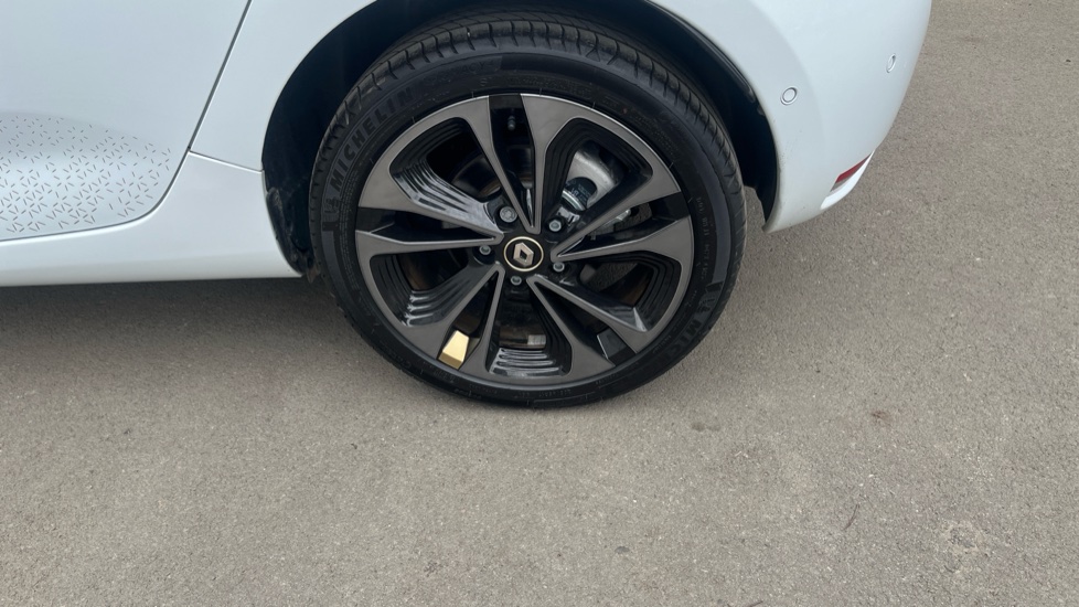 Renault Zoe 100kW Iconic R135 50kWh Boost Charge 5dr Auto Electric Hatchback - Image 38