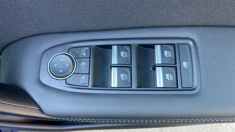 Renault Symbioz 1.6 E-Tech FHEV 145 Techno Esprit Alpine 5dr Auto Hybrid Estate - Image 30