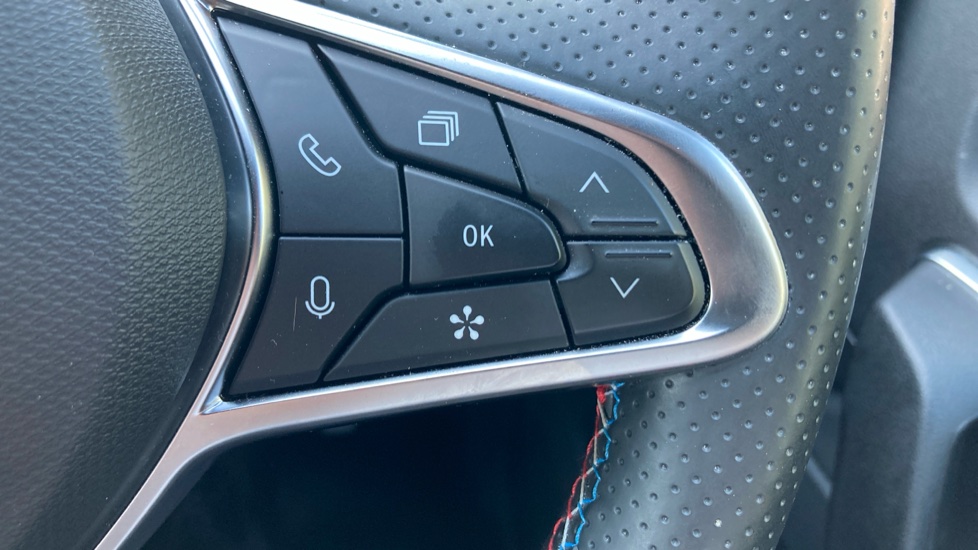 Renault Symbioz 1.6 E-Tech FHEV 145 Techno Esprit Alpine 5dr Auto Hybrid Estate - Image 35