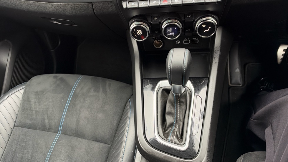 Renault Arkana 1.6 E-Tech FHEV 145 Esprit Alpine 5dr Auto Hybrid Estate - Image 13