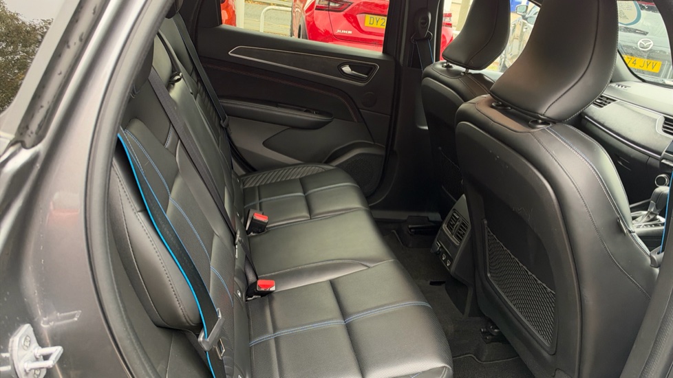 Renault Arkana 1.6 E-Tech FHEV 145 Esprit Alpine 5dr Auto Hybrid Estate - Image 16