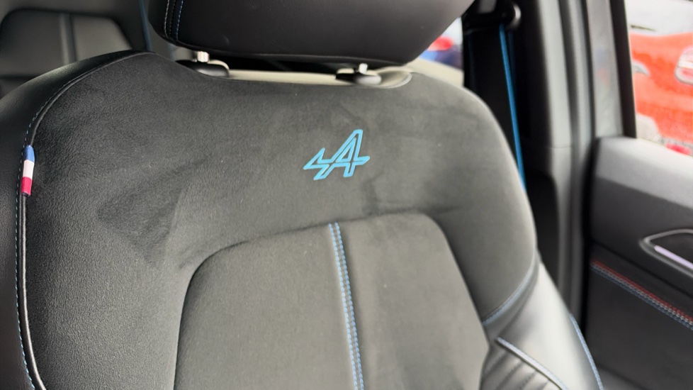 Renault Arkana 1.6 E-Tech FHEV 145 Esprit Alpine 5dr Auto Hybrid Estate - Image 29