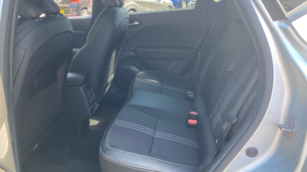 Renault Captur 1.6 E-Tech full hybrid 145 Engineered 5dr Auto Hybrid Hatchback - Image 16