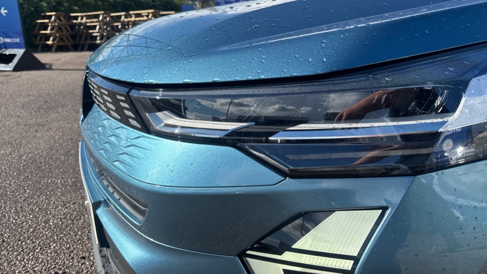 Renault Symbioz 1.6 E-Tech FHEV 145 Techno 5dr Auto Hybrid Estate - Image 8