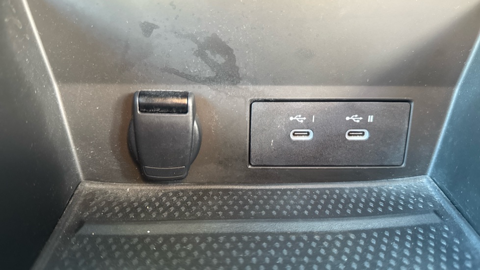 Renault Symbioz 1.6 E-Tech FHEV 145 Techno 5dr Auto Hybrid Estate - Image 23