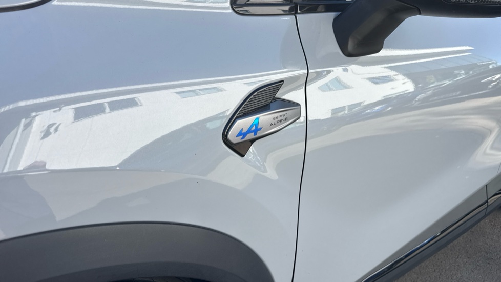 Renault Symbioz 1.6 E-Tech FHEV 145 Techno Esprit Alpine 5dr Auto Hybrid Estate - Image 23