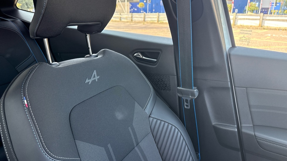 Renault Symbioz 1.6 E-Tech FHEV 145 Techno Esprit Alpine 5dr Auto Hybrid Estate - Image 36