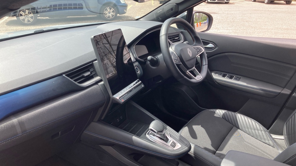 Renault Symbioz 1.6 E-Tech FHEV 145 Iconic Esprit Alpine 5dr Auto Hybrid Estate - Image 9