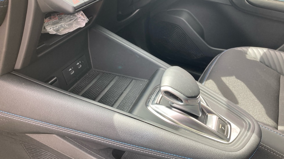 Renault Symbioz 1.6 E-Tech FHEV 145 Iconic Esprit Alpine 5dr Auto Hybrid Estate - Image 13