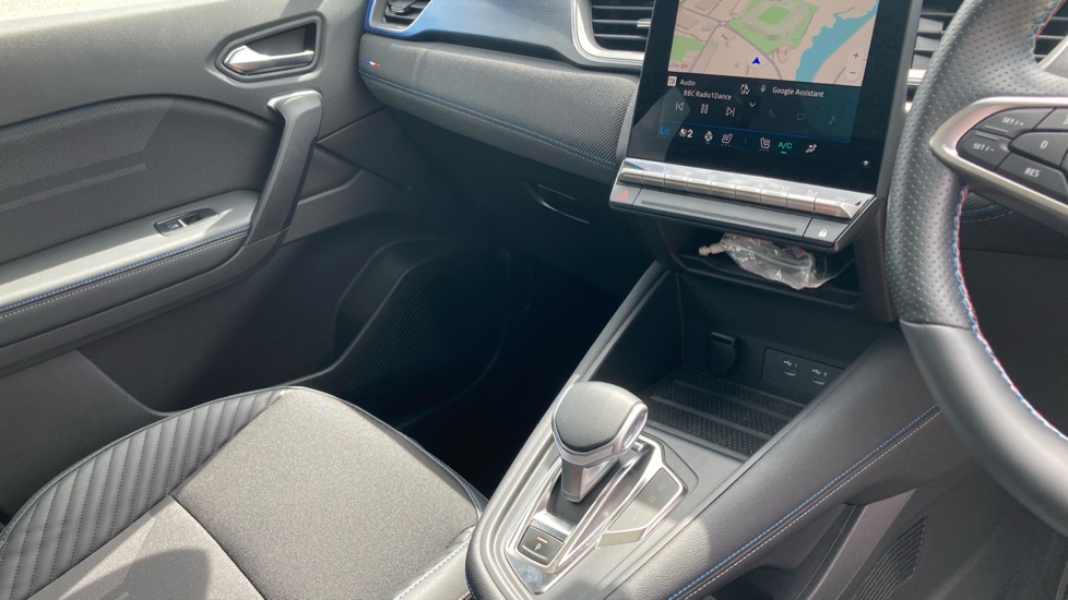 Renault Symbioz 1.6 E-Tech FHEV 145 Iconic Esprit Alpine 5dr Auto Hybrid Estate - Image 14
