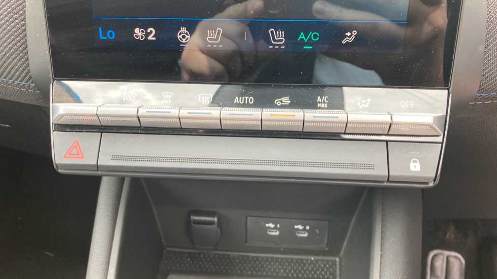 Renault Symbioz 1.6 E-Tech FHEV 145 Iconic Esprit Alpine 5dr Auto Hybrid Estate - Image 28