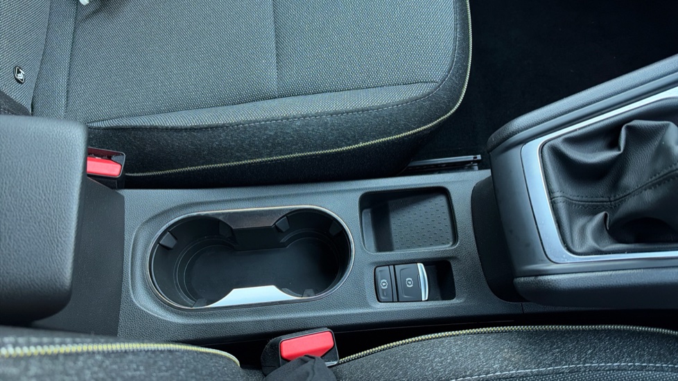 Renault Captur 1.2 TCE 115 Techno 5dr Petrol Hatchback - Image 8
