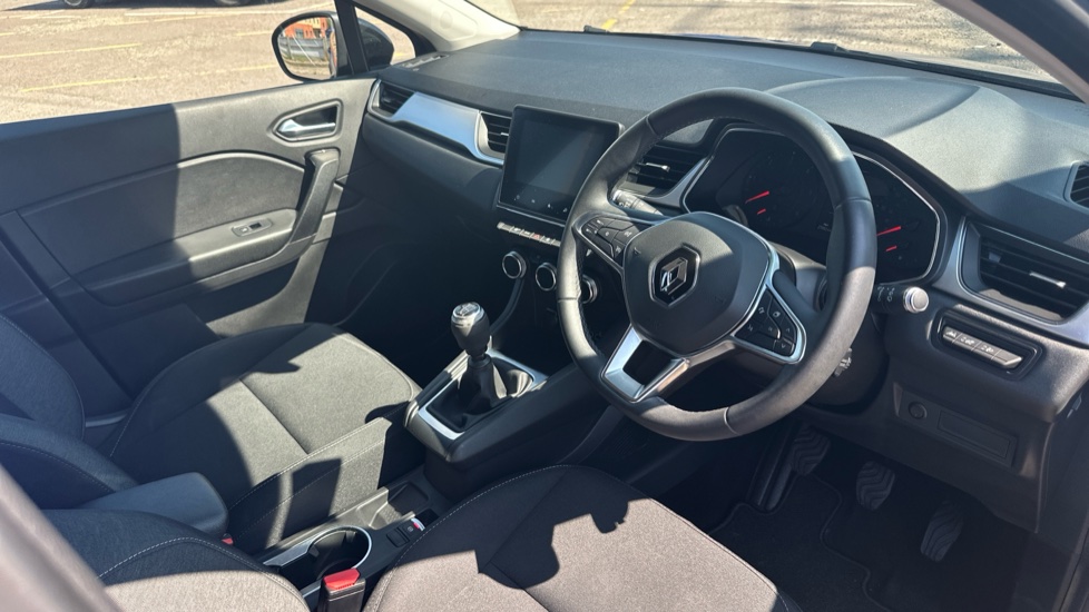 Renault Captur 1.5 dCi 95 Iconic 5dr Diesel Hatchback - Image 11