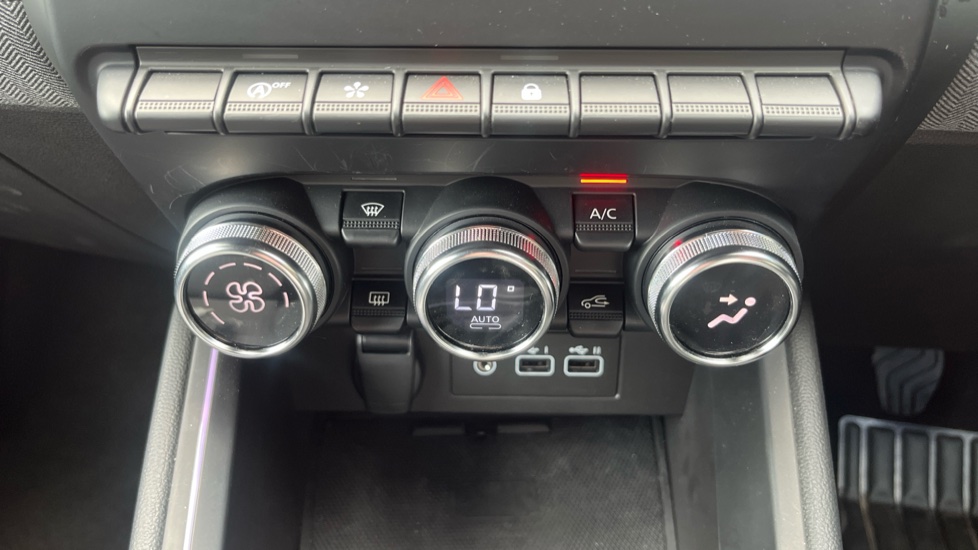 Renault Clio 1.0 TCe 90 Techno 5dr Petrol Hatchback - Image 26