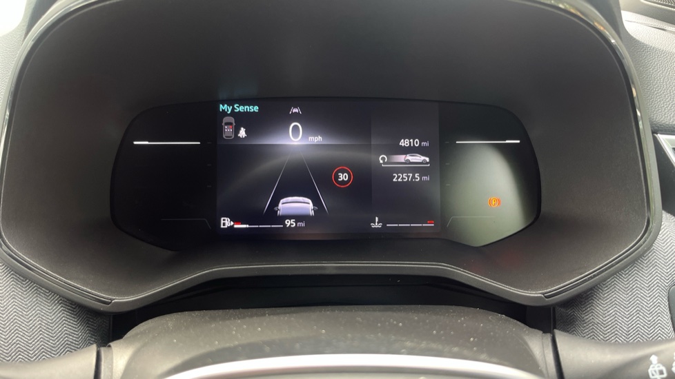 Renault Clio 1.0 TCe 90 Techno 5dr Petrol Hatchback - Image 34
