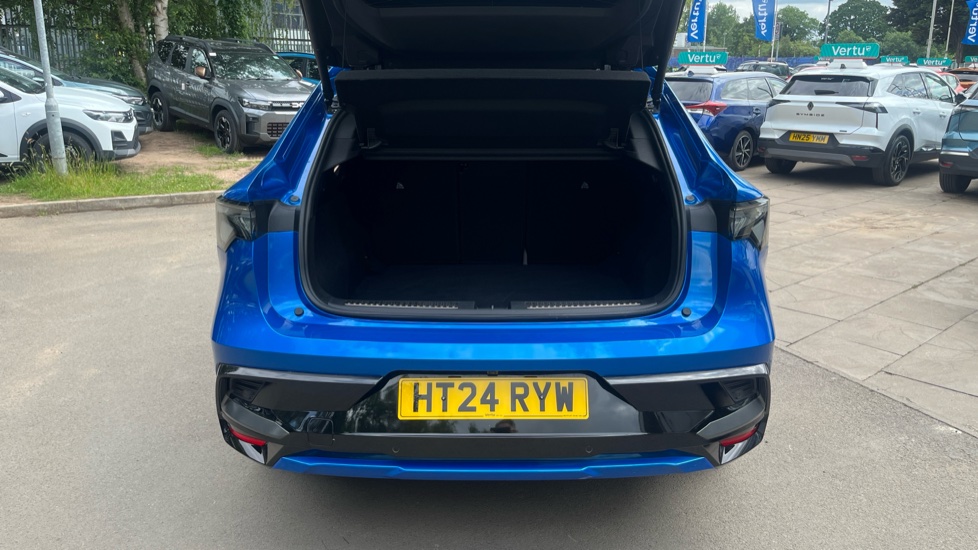 Renault Rafale E-Tech FHEV Techno Esprit Alpine 5dr Auto 4C Hybrid Estate - Image 4