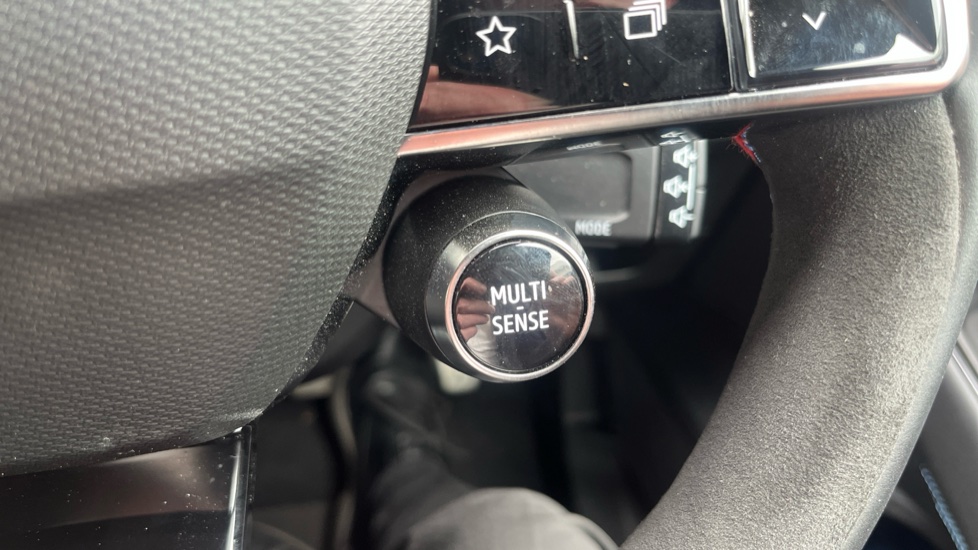Renault Rafale E-Tech FHEV Techno Esprit Alpine 5dr Auto 4C Hybrid Estate - Image 25