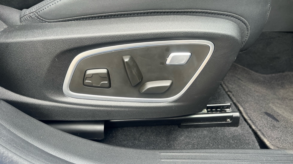 Renault Rafale E-Tech FHEV Techno Esprit Alpine 5dr Auto 4C Hybrid Estate - Image 37