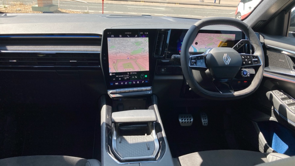 Renault Rafale E-Tech FHEV Iconic Esprit Alpine 5dr Auto 4C Hybrid Estate - Image 10