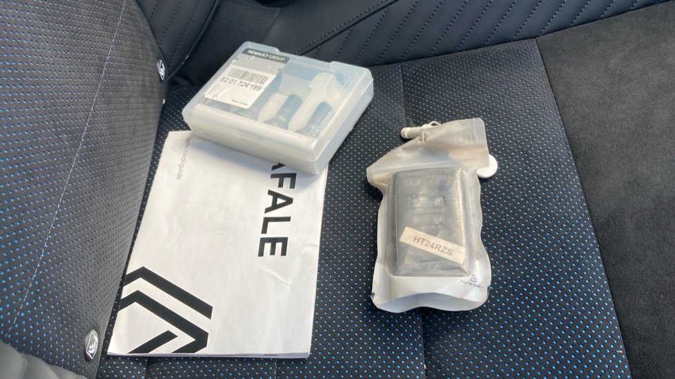 Renault Rafale E-Tech FHEV Iconic Esprit Alpine 5dr Auto 4C Hybrid Estate - Image 19