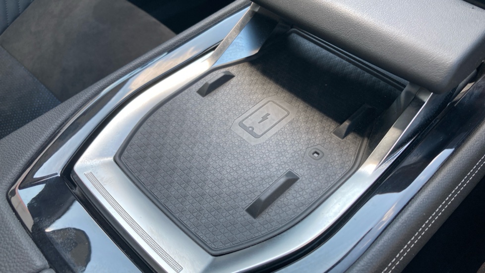 Renault Rafale E-Tech FHEV Iconic Esprit Alpine 5dr Auto 4C Hybrid Estate - Image 23