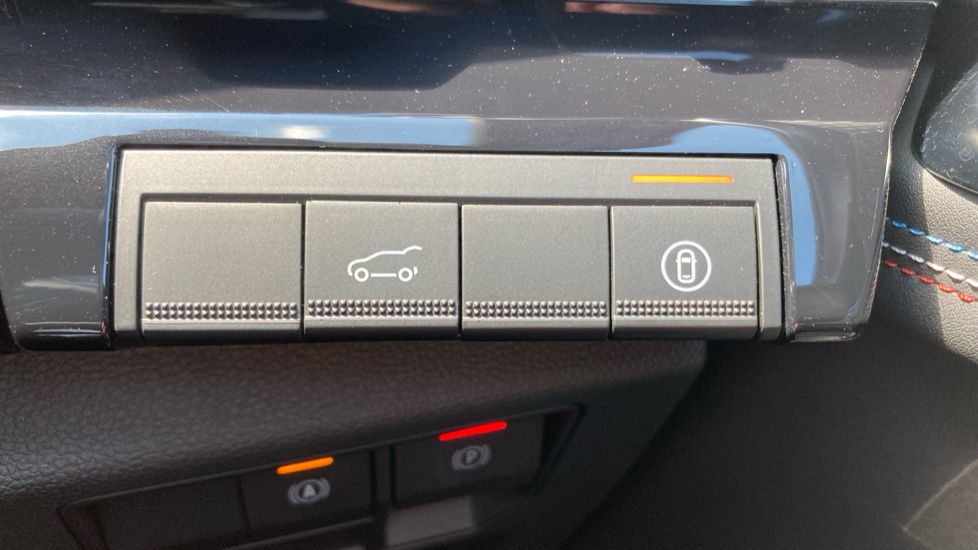 Renault Rafale E-Tech FHEV Iconic Esprit Alpine 5dr Auto 4C Hybrid Estate - Image 40