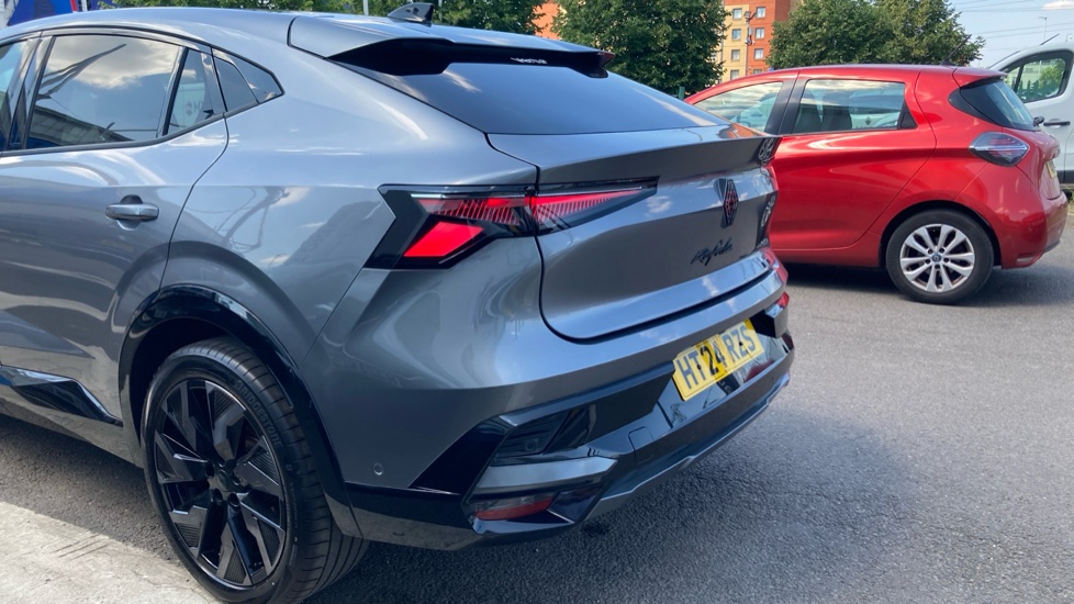 Renault Rafale E-Tech FHEV Iconic Esprit Alpine 5dr Auto 4C Hybrid Estate - Image 43