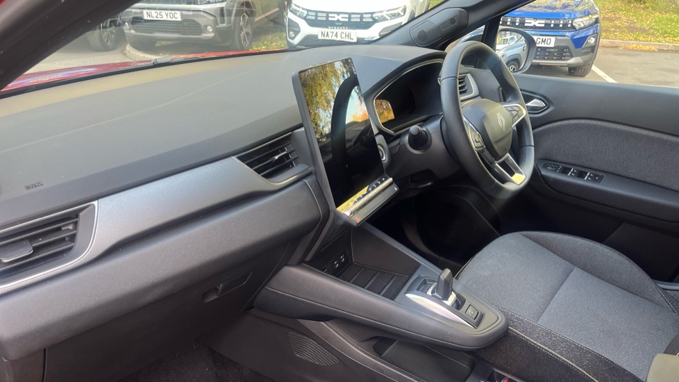 Renault Symbioz 1.8 E-Tech FHEV 160 Techno 5dr Auto Hybrid Estate - Image 9