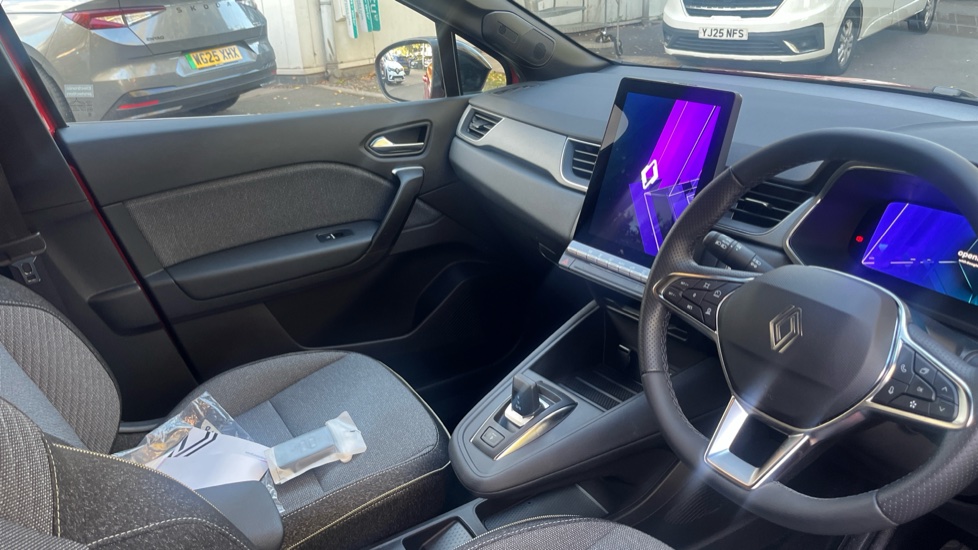 Renault Symbioz 1.8 E-Tech FHEV 160 Techno 5dr Auto Hybrid Estate - Image 14
