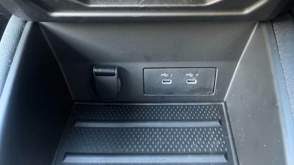 Renault Symbioz 1.8 E-Tech FHEV 160 Techno 5dr Auto Hybrid Estate - Image 27