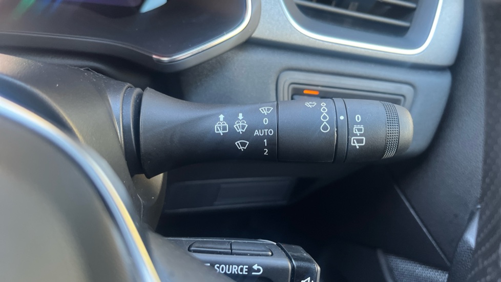 Renault Symbioz 1.8 E-Tech FHEV 160 Techno 5dr Auto Hybrid Estate - Image 35