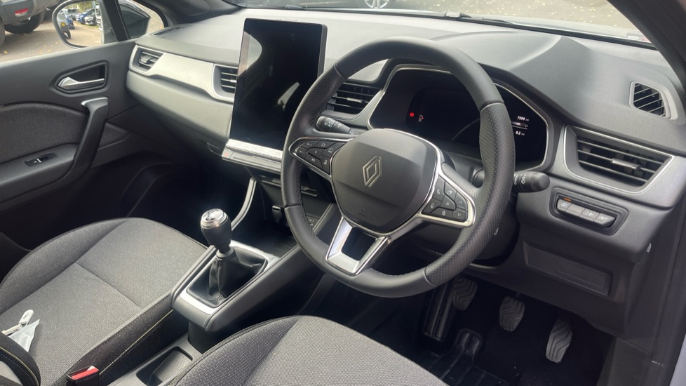 Renault Captur 1.2 TCE 115 Techno 5dr Petrol Hatchback - Image 11