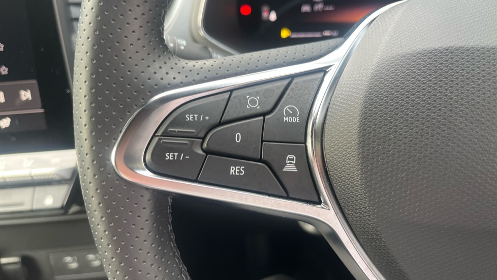 Renault Captur 1.2 TCE 115 Techno 5dr Petrol Hatchback - Image 31