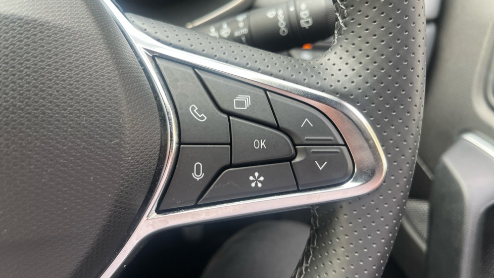 Renault Captur 1.2 TCE 115 Techno 5dr Petrol Hatchback - Image 32
