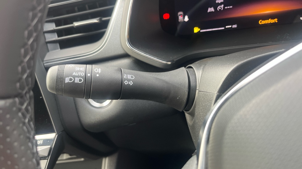 Renault Captur 1.2 TCE 115 Techno 5dr Petrol Hatchback - Image 33