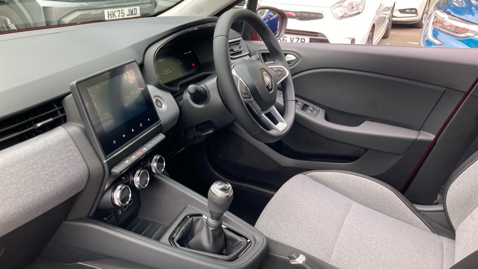 Renault Clio 1.0 TCe 90 Evolution 5dr Petrol Hatchback - Image 9