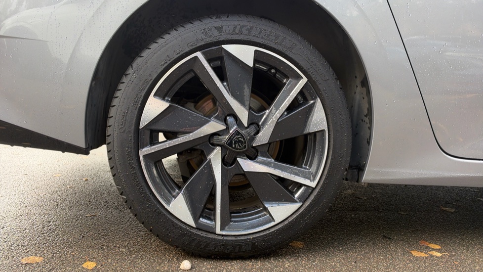 Peugeot 308 1.2 PureTech Allure 5dr EAT8 Petrol Estate - Image 7