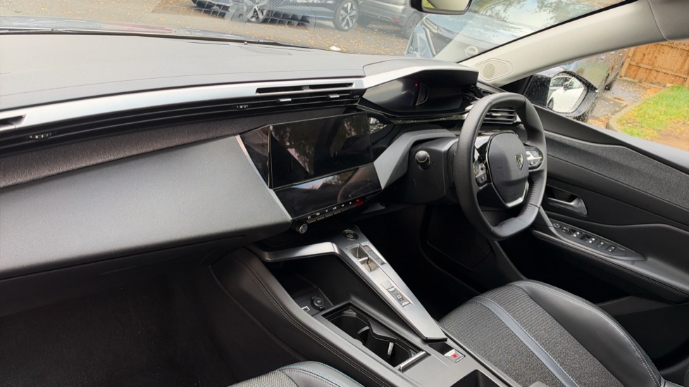 Peugeot 308 1.2 PureTech Allure 5dr EAT8 Petrol Estate - Image 9