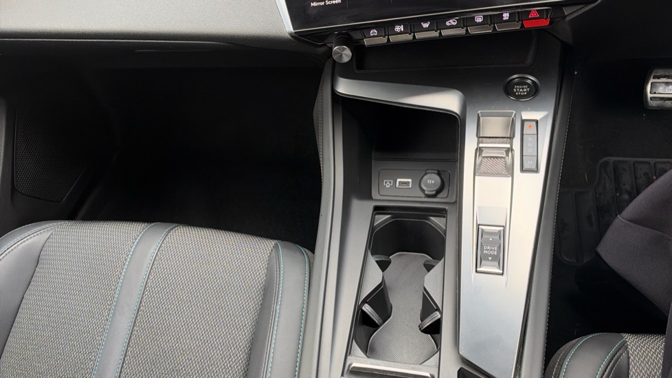 Peugeot 308 1.2 PureTech Allure 5dr EAT8 Petrol Estate - Image 13
