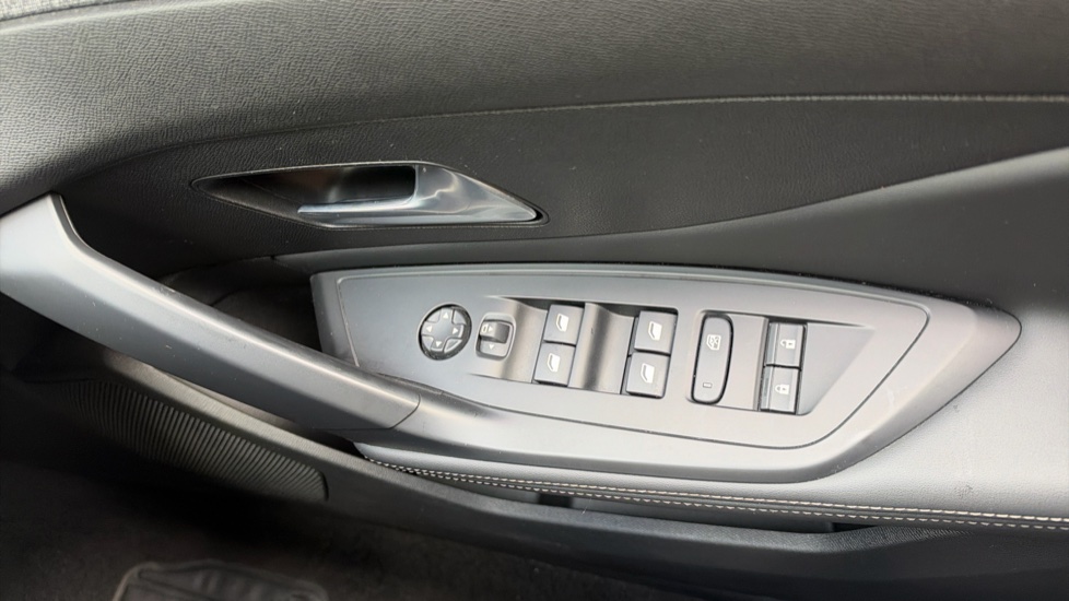 Peugeot 308 1.2 PureTech Allure 5dr EAT8 Petrol Estate - Image 23