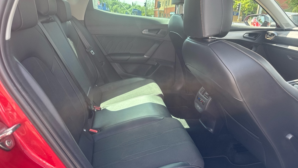 CUPRA Formentor 1.4 eHybrid 204 V1 5dr DSG Estate - Image 16