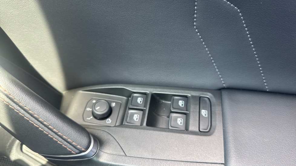 CUPRA Formentor 1.4 eHybrid 204 V1 5dr DSG Estate - Image 25