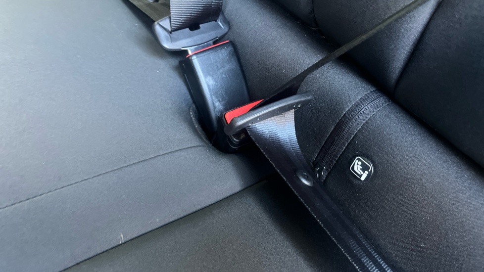 Dacia Duster 1.6 Hybrid 140 Extreme 5dr Auto Hybrid Estate - Image 17