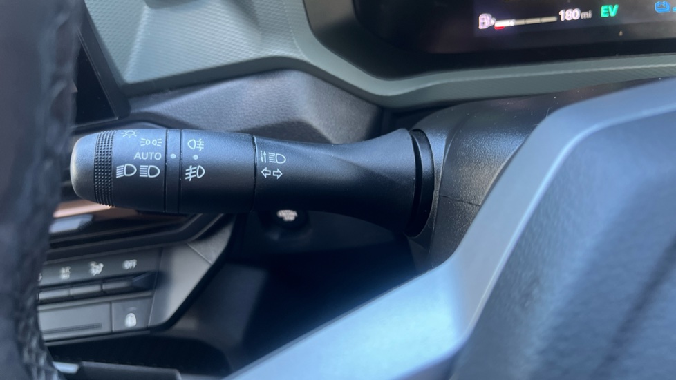 Dacia Duster 1.6 Hybrid 140 Extreme 5dr Auto Hybrid Estate - Image 30