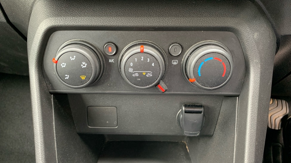 Dacia Sandero 1.0 TCe Comfort 5dr Bi Fuel Hatchback - Image 36