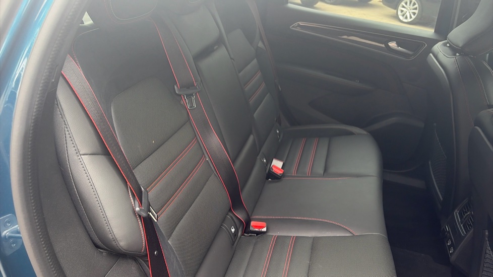 Renault Arkana 1.6 E-TECH Hybrid 145 R.S. Line 5dr Auto Hybrid Estate - Image 14