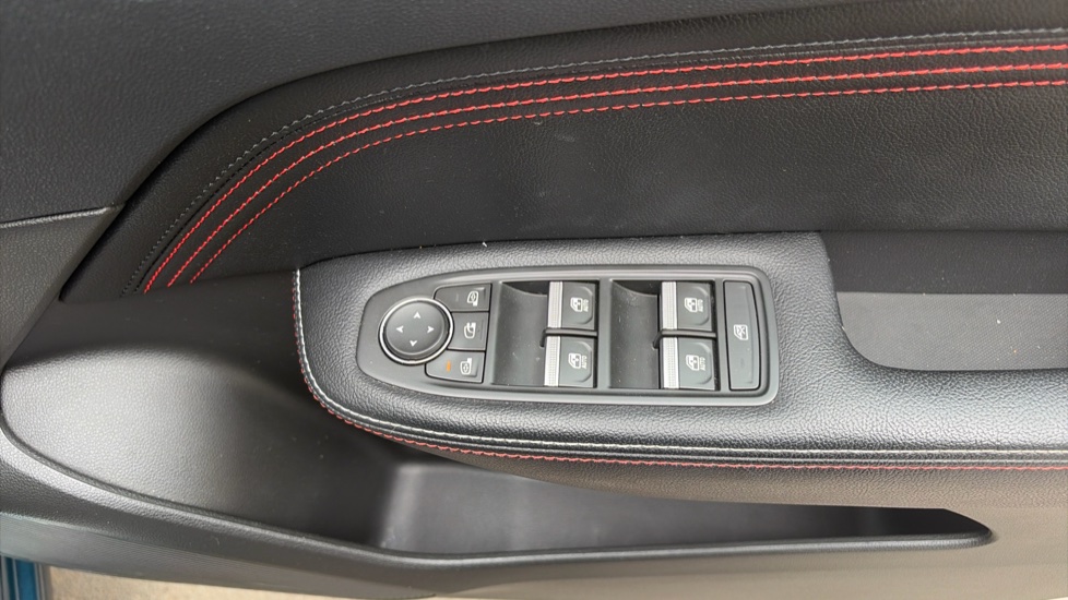 Renault Arkana 1.6 E-TECH Hybrid 145 R.S. Line 5dr Auto Hybrid Estate - Image 18