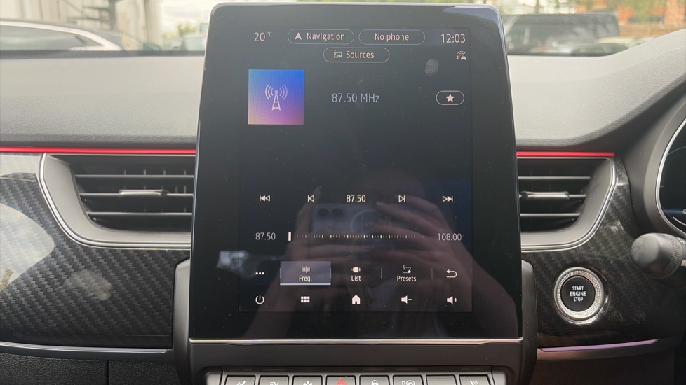 Renault Arkana 1.6 E-TECH Hybrid 145 R.S. Line 5dr Auto Hybrid Estate - Image 24