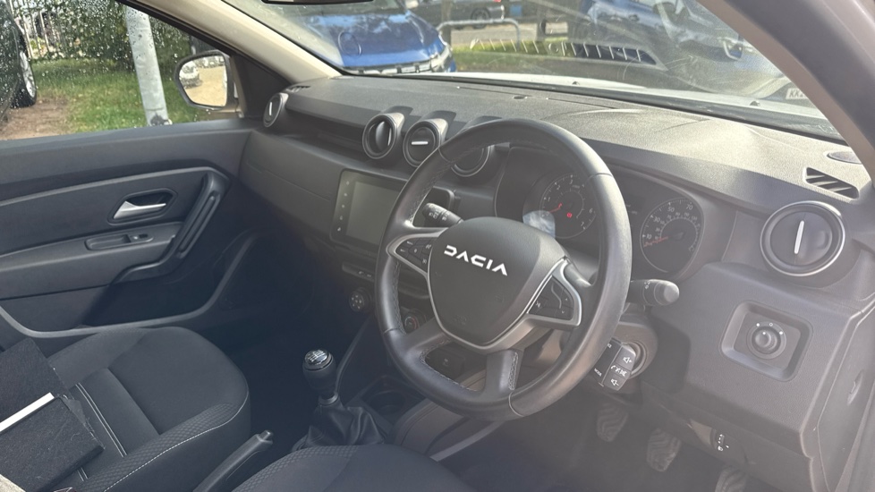 Dacia Duster 1.0 TCe 90 Expression 5dr Petrol Estate - Image 11