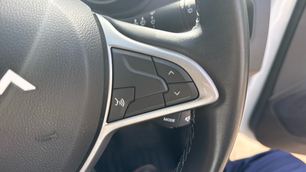 Dacia Duster 1.0 TCe 90 Expression 5dr Petrol Estate - Image 30